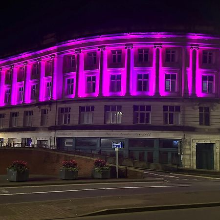 Belvilla Newport City Centre Hotel - Lifestyle Kültér fotó