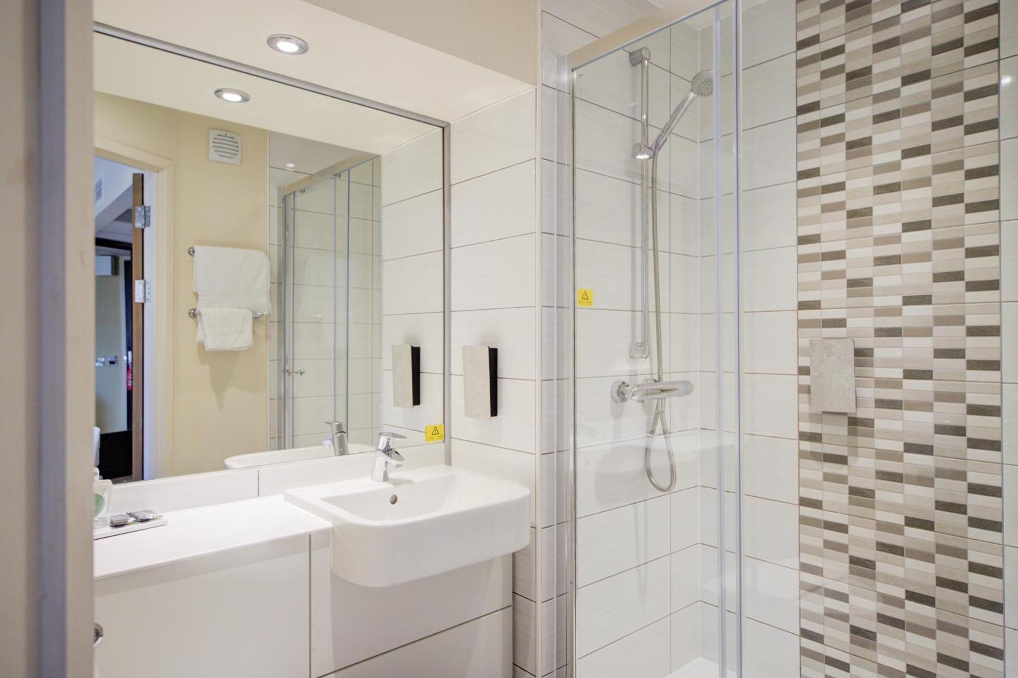Belvilla Newport City Centre Hotel - Lifestyle Kültér fotó