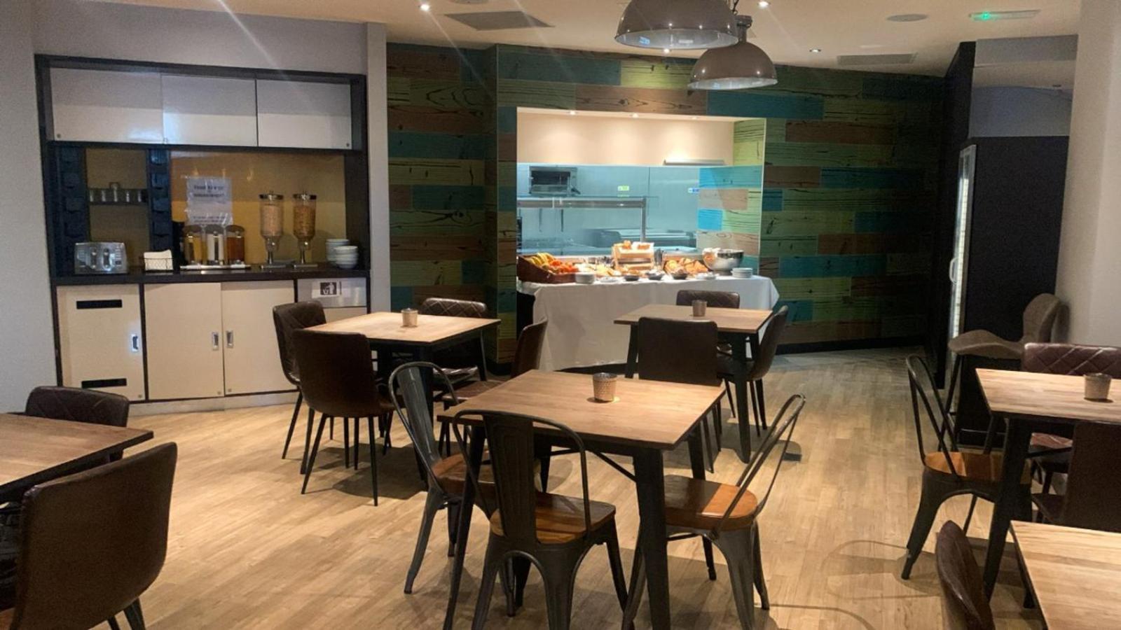 Belvilla Newport City Centre Hotel - Lifestyle Kültér fotó
